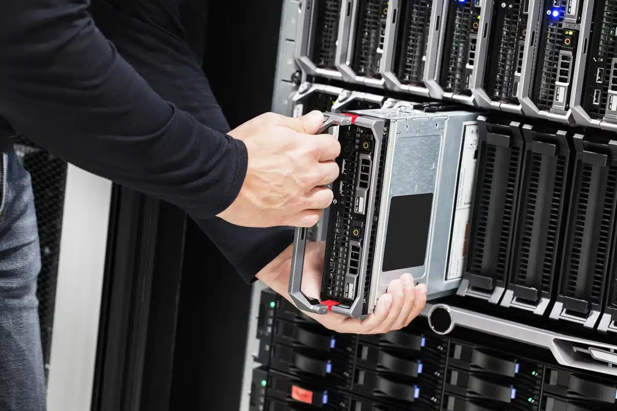 Business server and IT support environment used for maintenance, monitoring, backups, and lifecycle planning.
