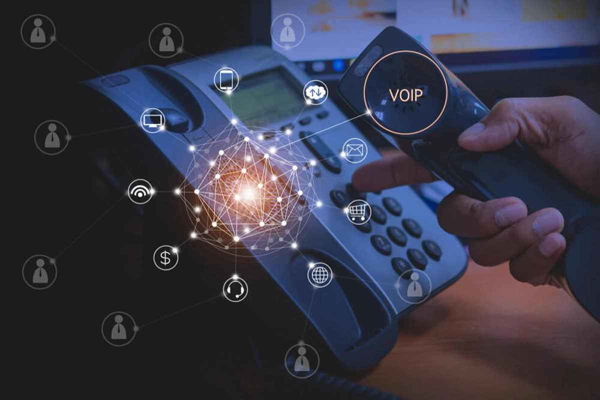 A business phone system dashboard comparing VoIP calls, traditional phone lines, remote users, and call routing.